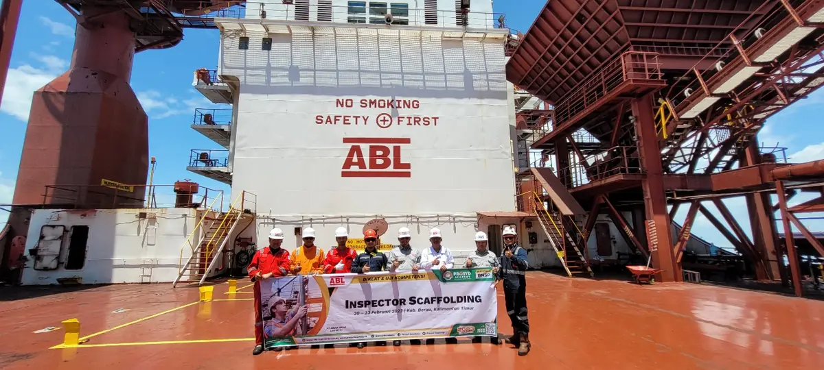 Scaffolding inspector training aboard a vessel, Berau, East Kalimantan